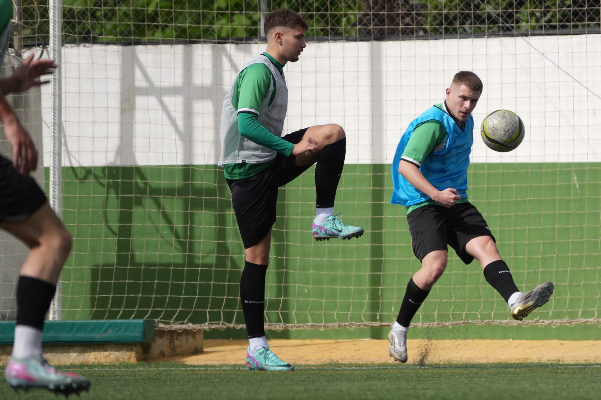 A sample image of the soccer player about to make a cross pass from far side Click to open modal
