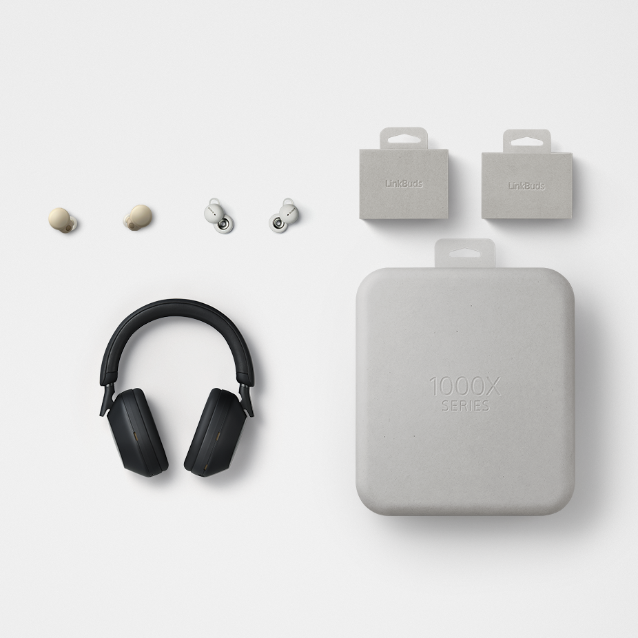 Image of a headphone and a package